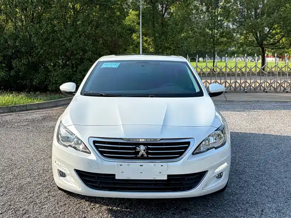Peugeot 408 2016