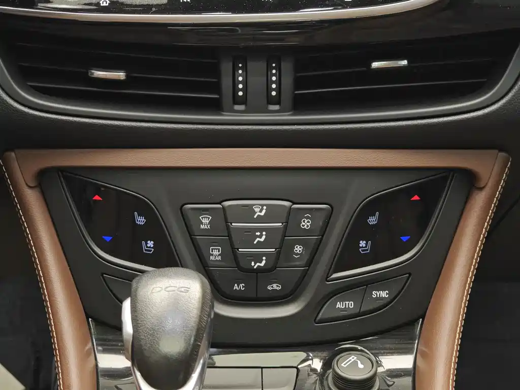 Buick Envision Plus 2021 — фото 17