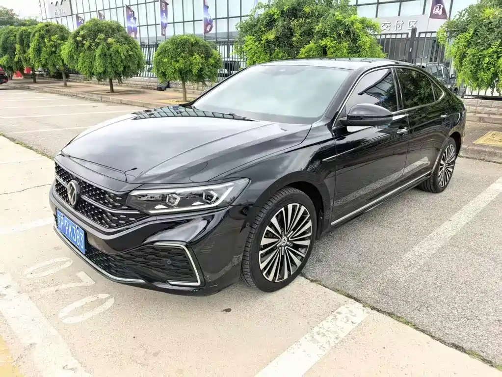 Volkswagen Passat 2023