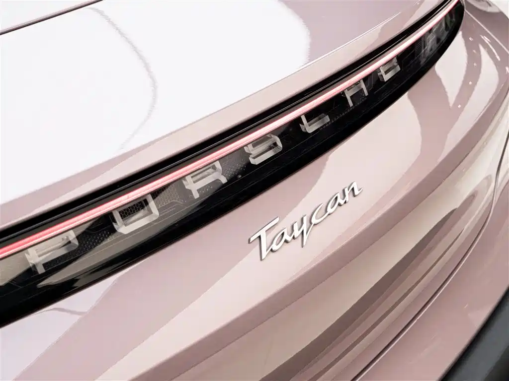 Porsche Taycan 2021 — фото 10