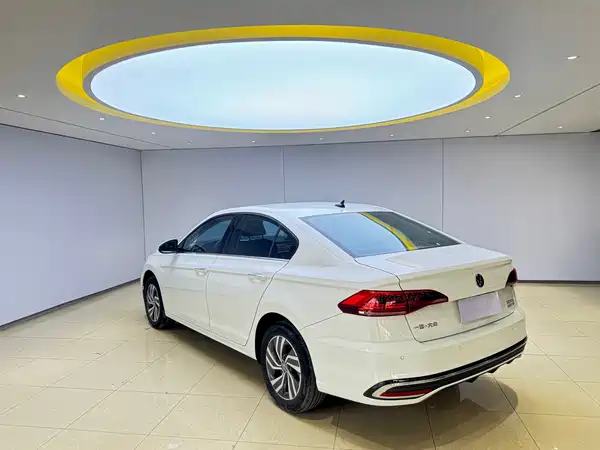 Volkswagen Bora 2023