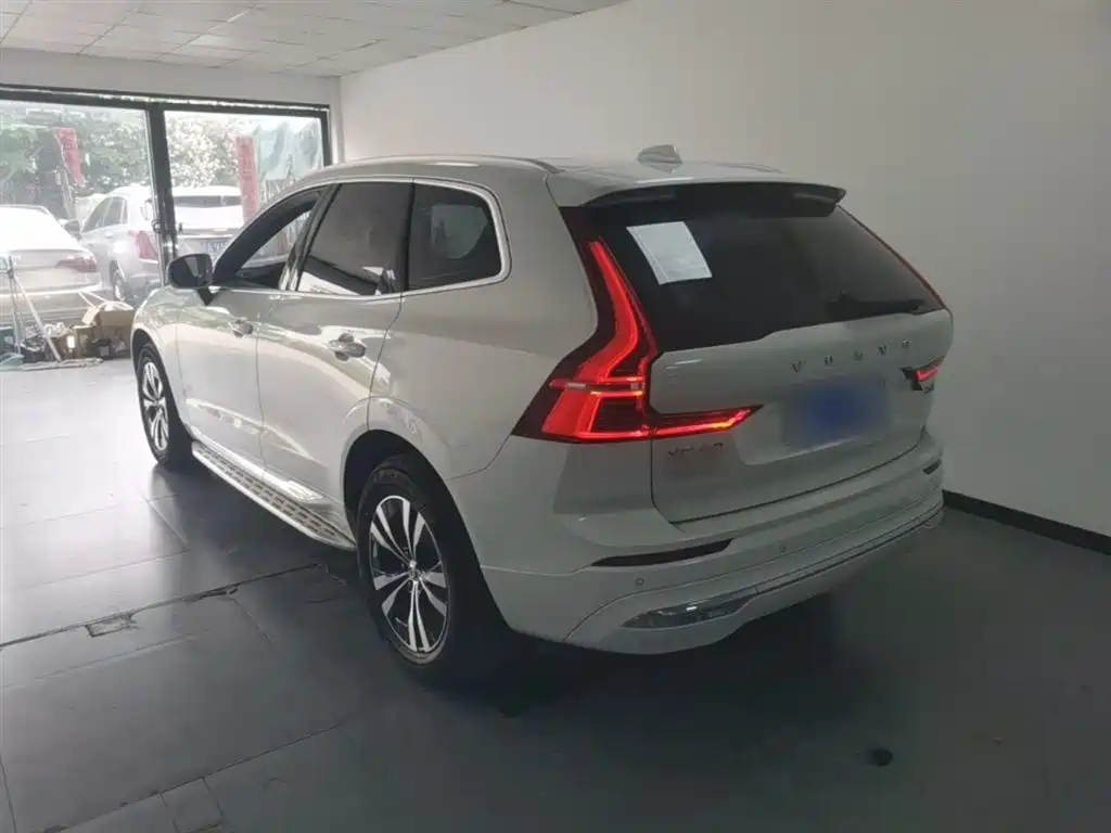 Volvo XC60 2022 — фото 5