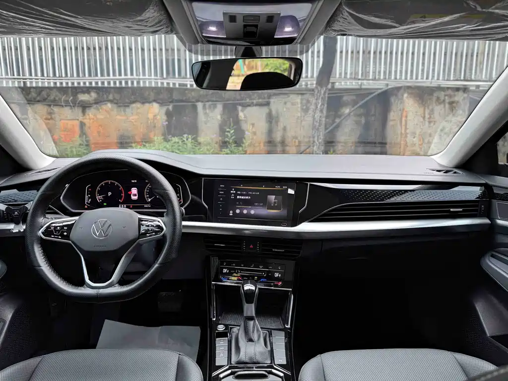 Volkswagen Passat 2024