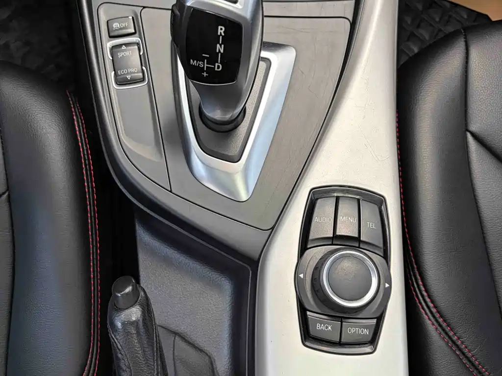 BMW 1 Series 2015 — фото 16