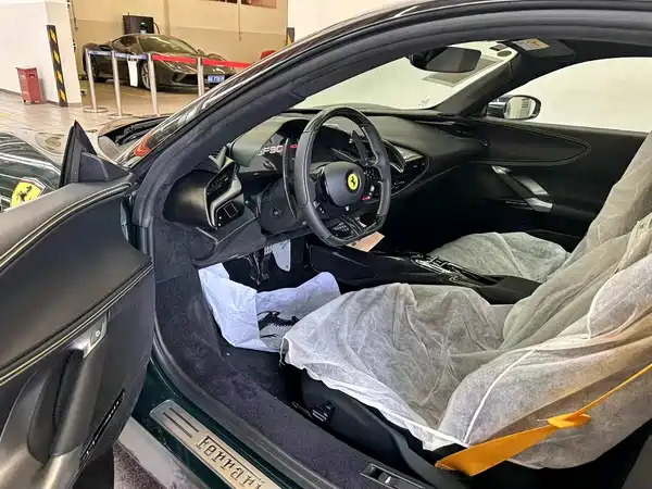 Ferrari SF90 2023