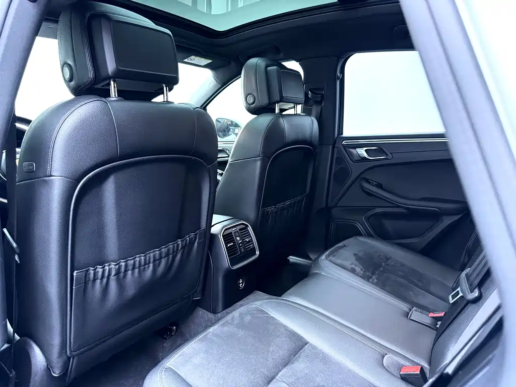 Porsche Macan 2020 — фото 17