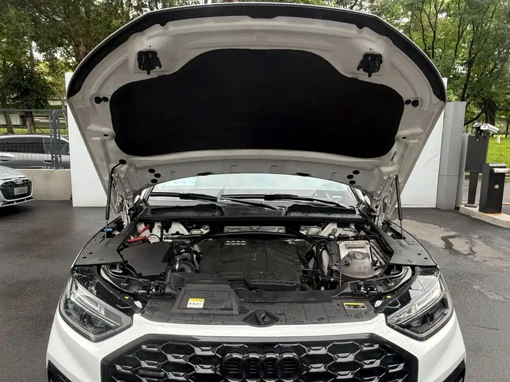 Audi Q5L Sportback 2024 — фото 8