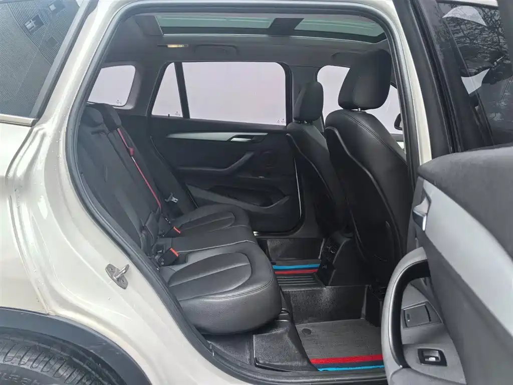 BMW X1 2017 — фото 10