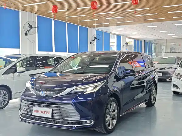 Toyota Sienna 2024