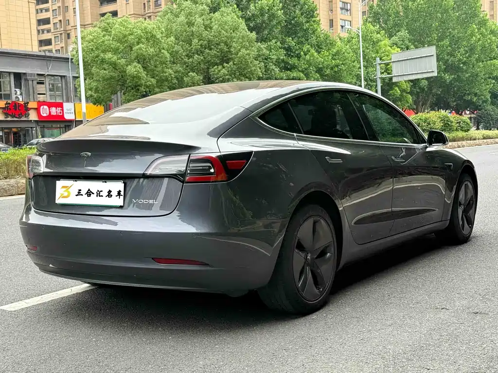 Tesla Model 3 2020 — фото 10