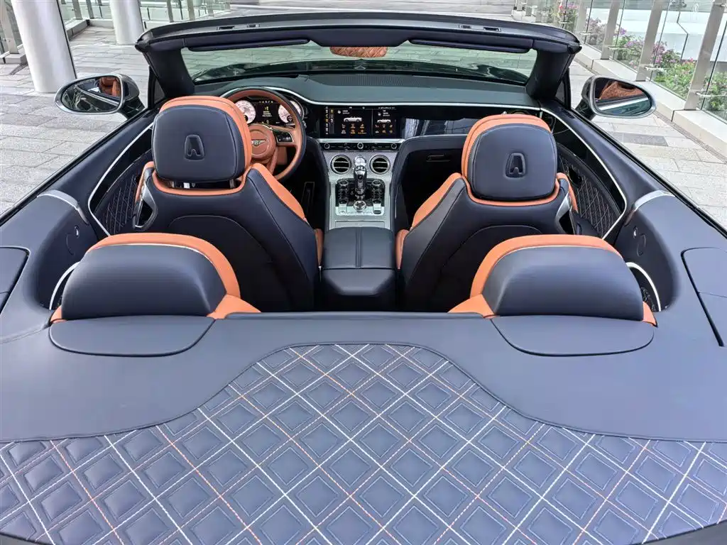 Bentley Continental 2022 — фото 13