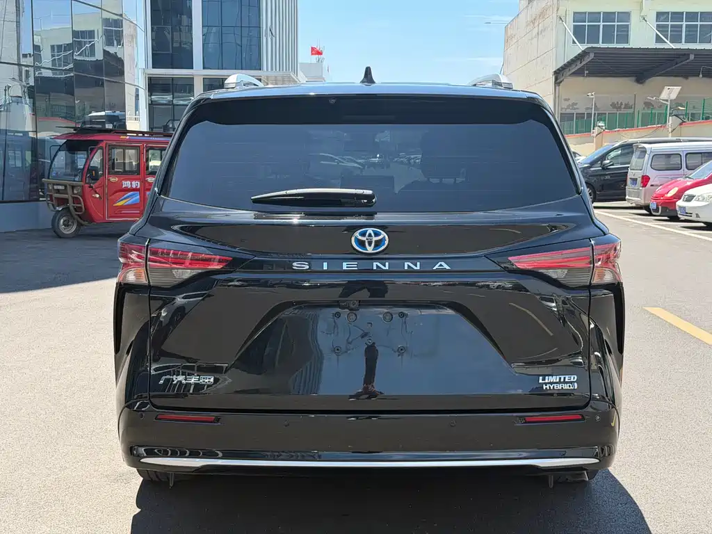 Toyota Sienna 2024 — фото 14