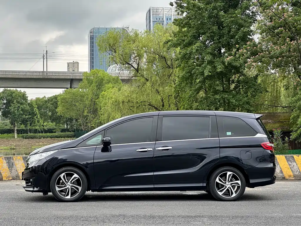 Honda Odyssey 2018 — фото 4