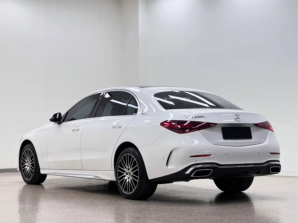 Mercedes-Benz C-Class 2025 — фото 7