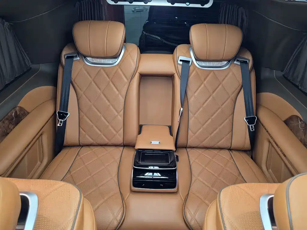 Mercedes-Benz V-Class 2022 — фото 22