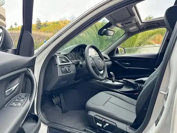 BMW 3 Series 2017