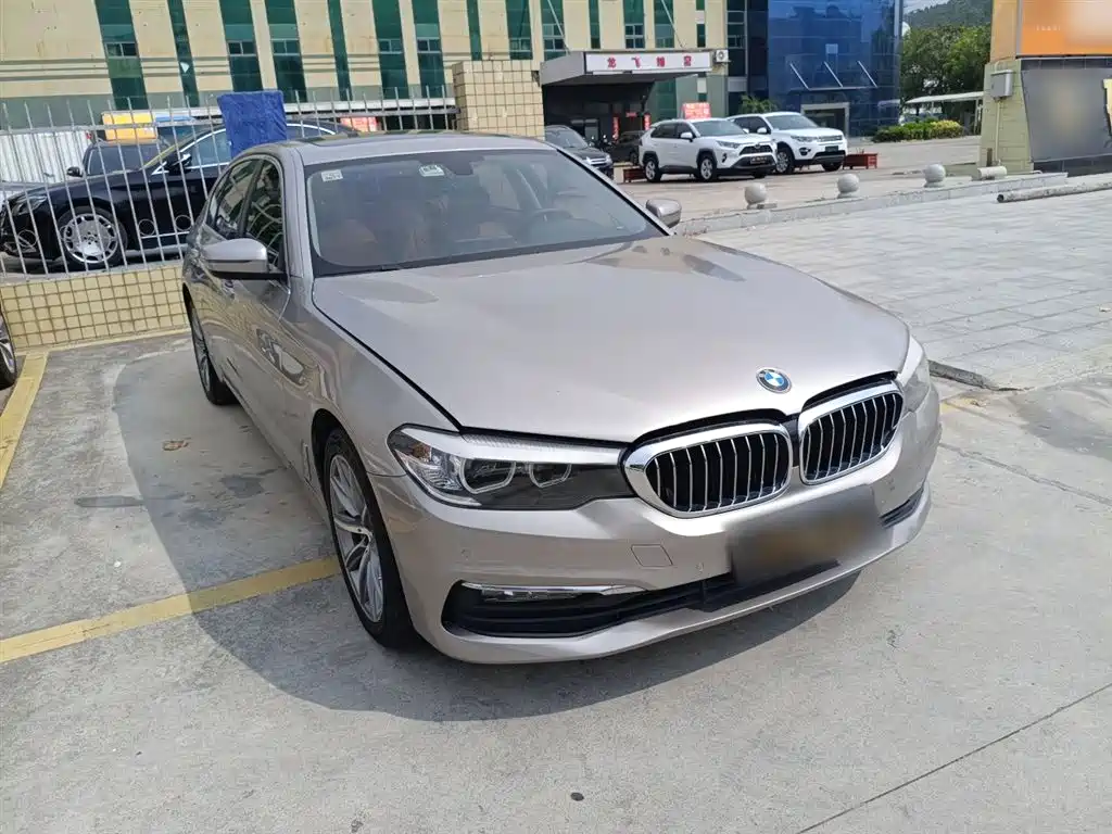 BMW 5 Series 2017 — фото 4
