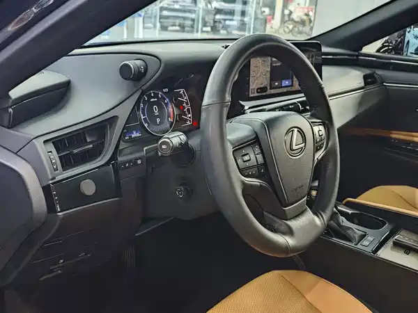 Lexus ES 2023