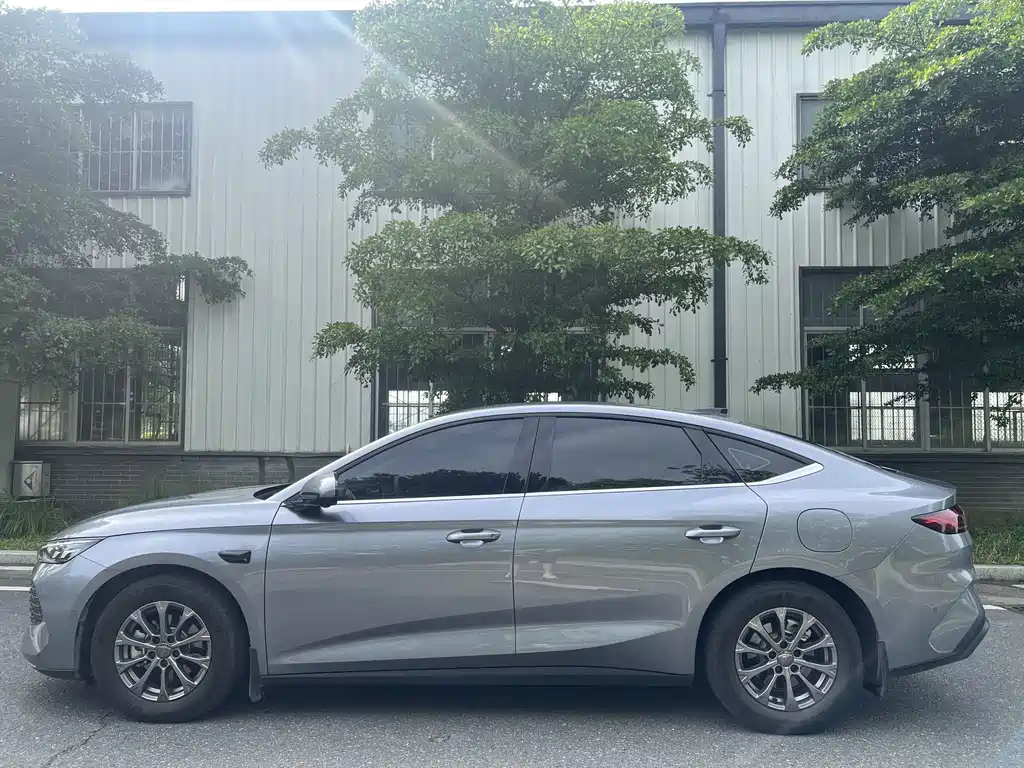 BYD Qin L 2025 — фото 13