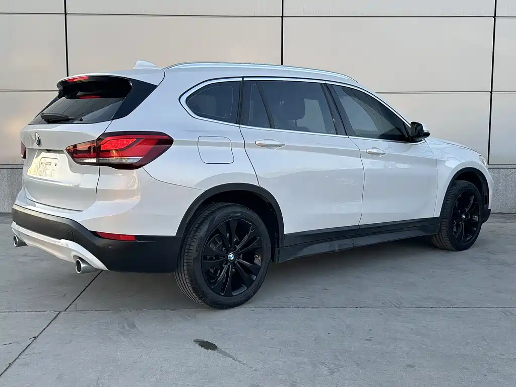 BMW X1 2021 — фото 5