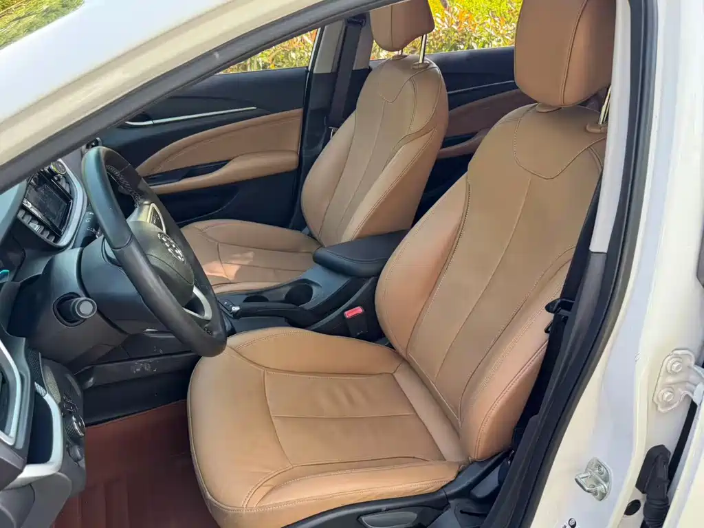 Buick Excelle 2019 — фото 16