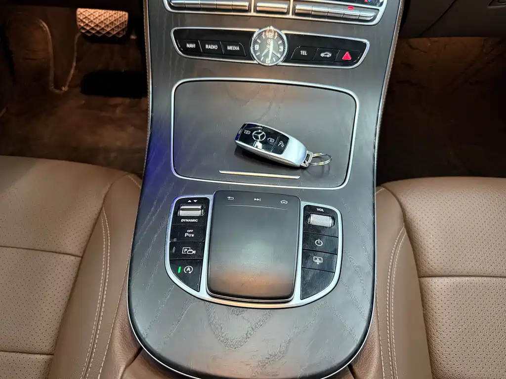 Mercedes-Benz E-Class 2019 — фото 8