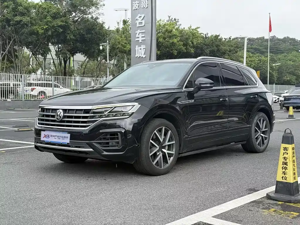 Volkswagen Touareg 2020 — фото 1