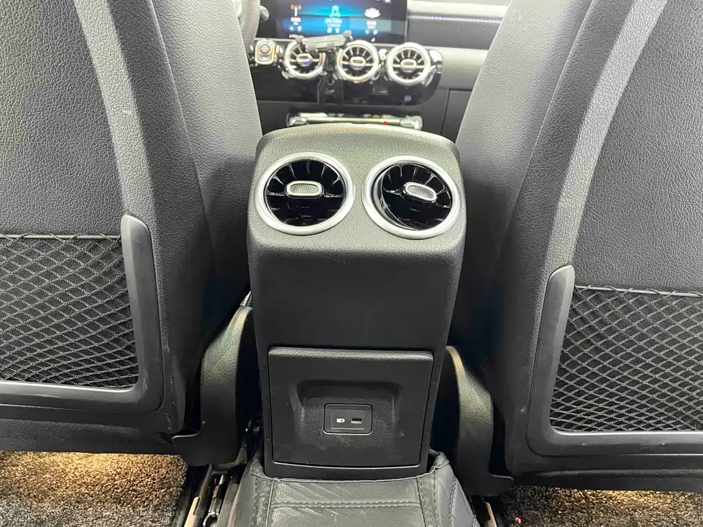 Mercedes-Benz A-Class 2021 — фото 11