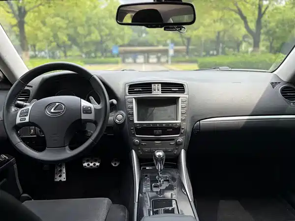 Lexus IS 2013