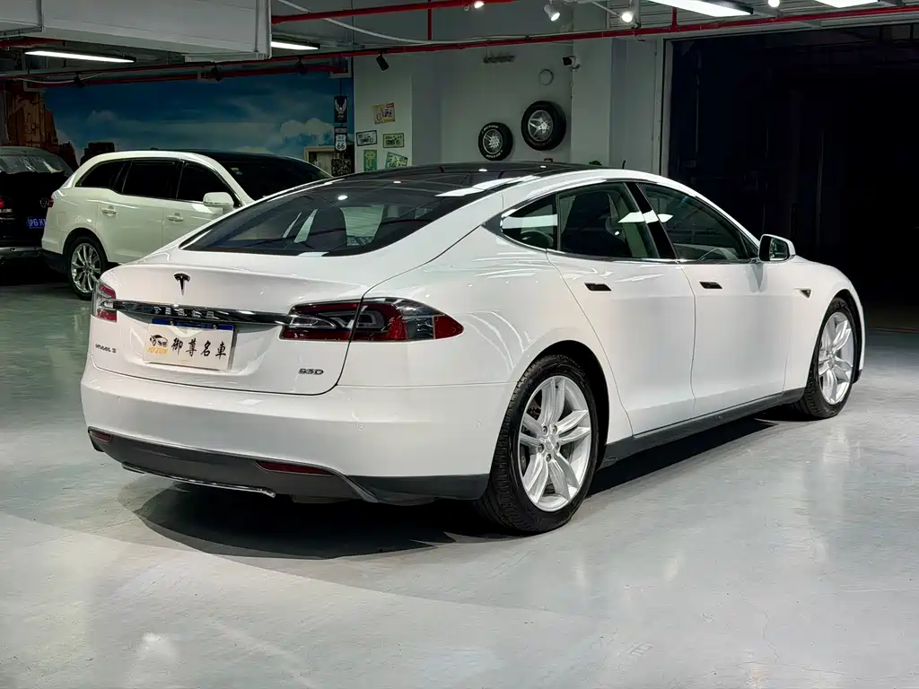 Tesla Model S 2016 — фото 7