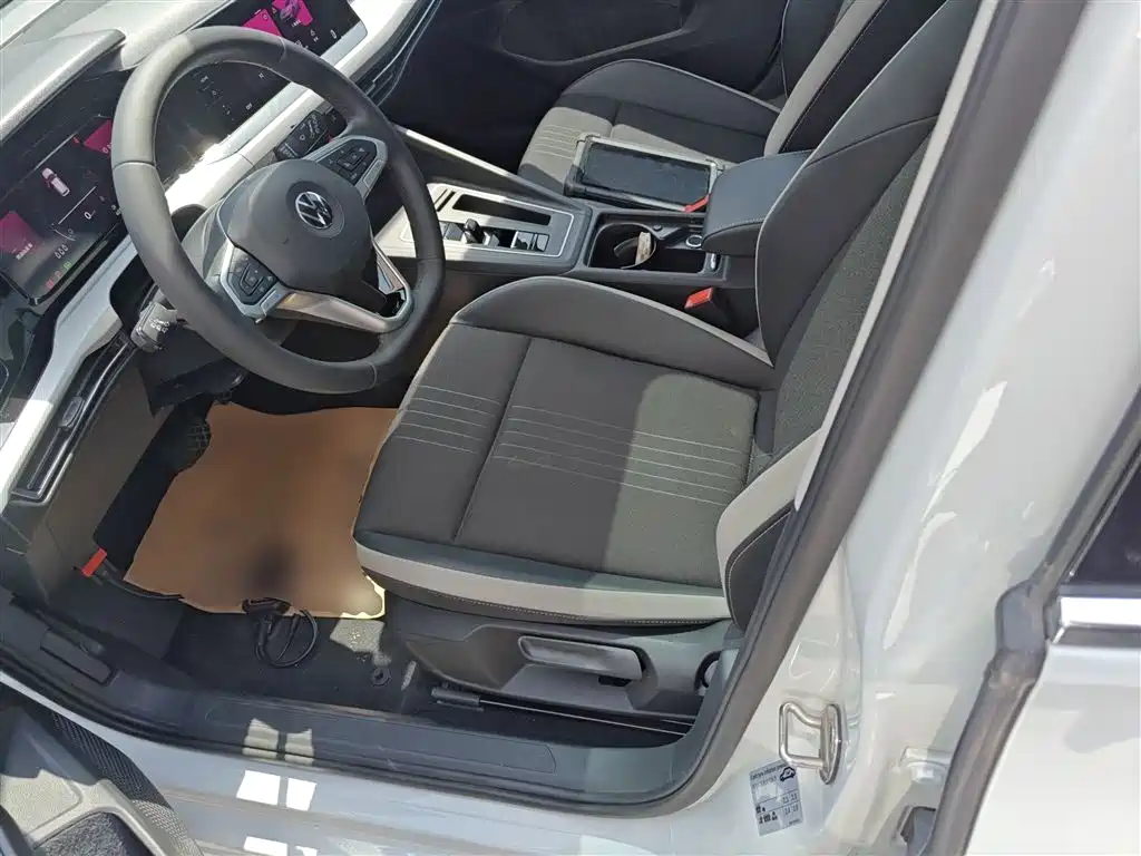 Volkswagen Golf 2022 — фото 15