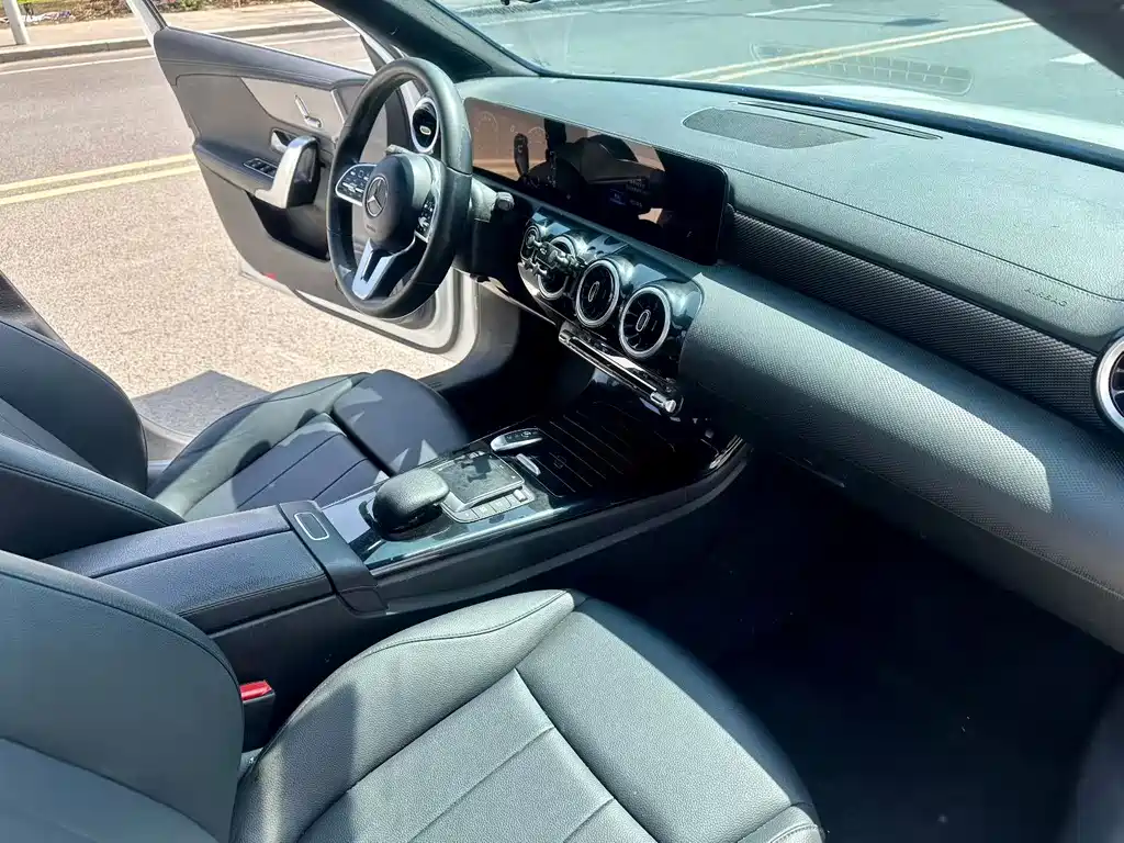 Mercedes-Benz A-Class 2023 — фото 9