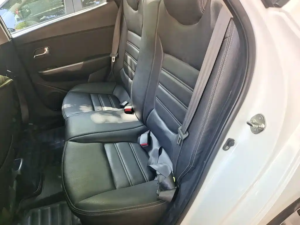 Kia K2 2015 — фото 15