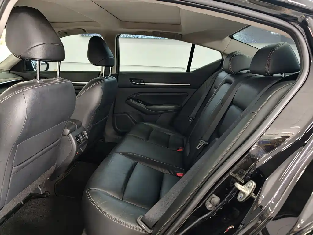 Nissan Teana 2021 — фото 10