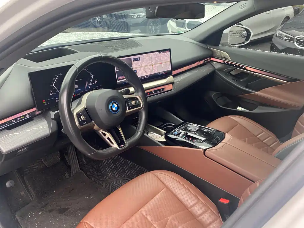 BMW i5 2024 — фото 8