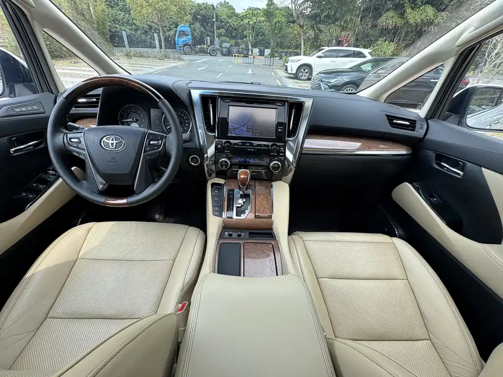 Toyota Alphard 2016 — фото 10