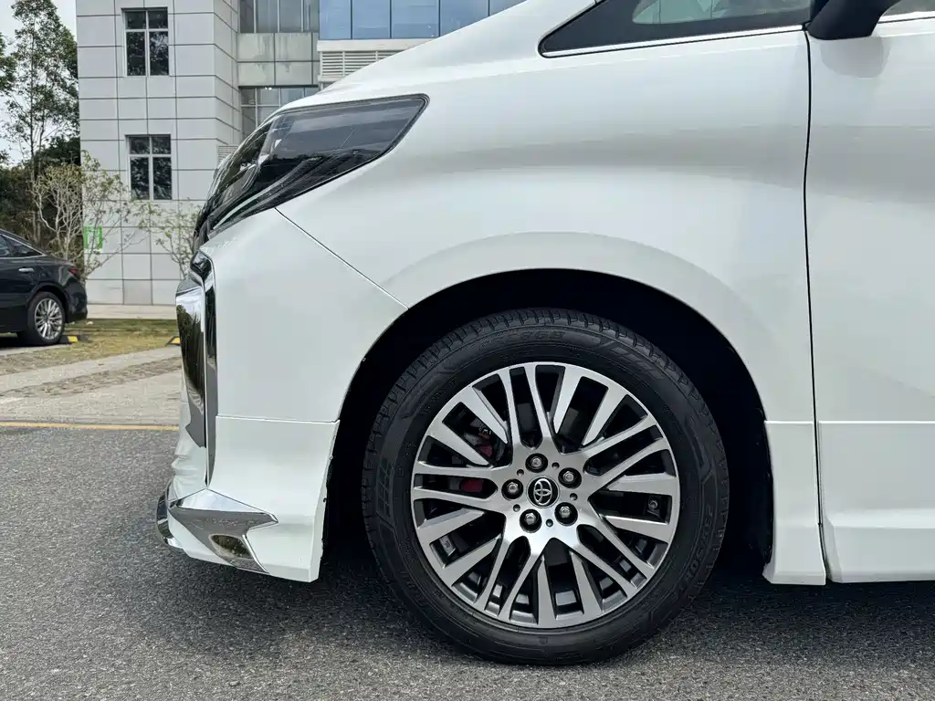 Toyota Alphard 2016 — фото 17