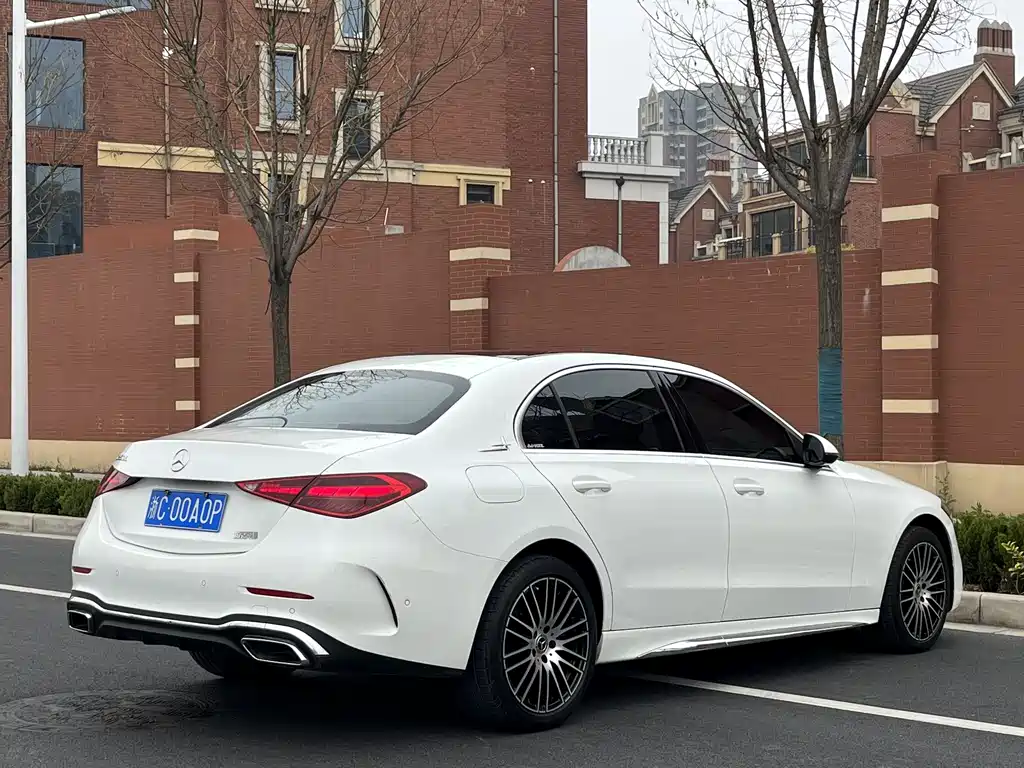 Mercedes-Benz C-Class 2025 — фото 15