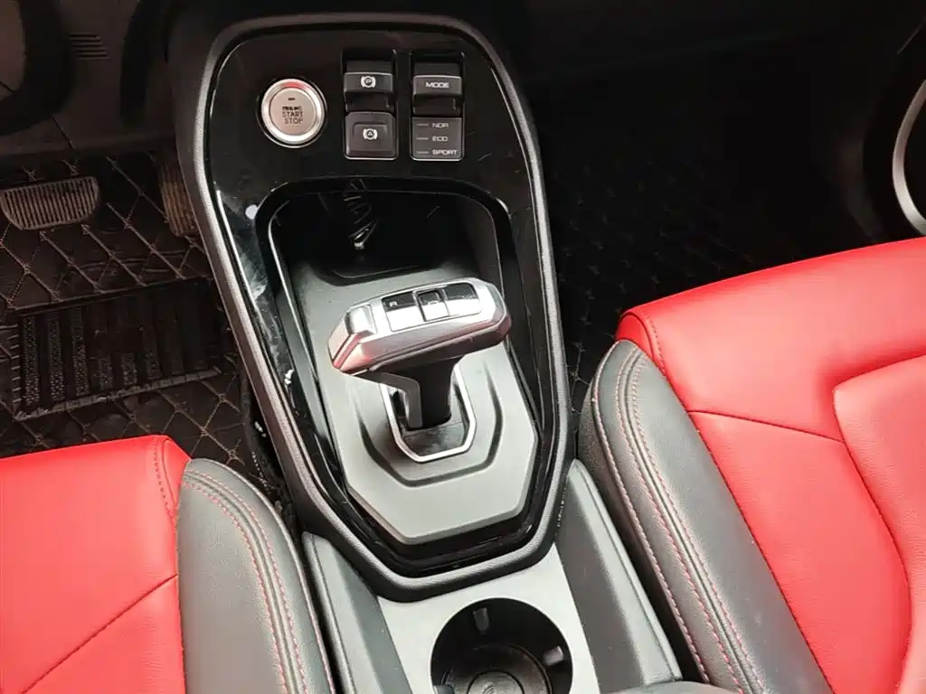 Haval H2s 2017 — фото 14