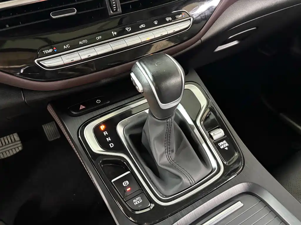 GAC Motor Trumpchi M6 2022 — фото 17