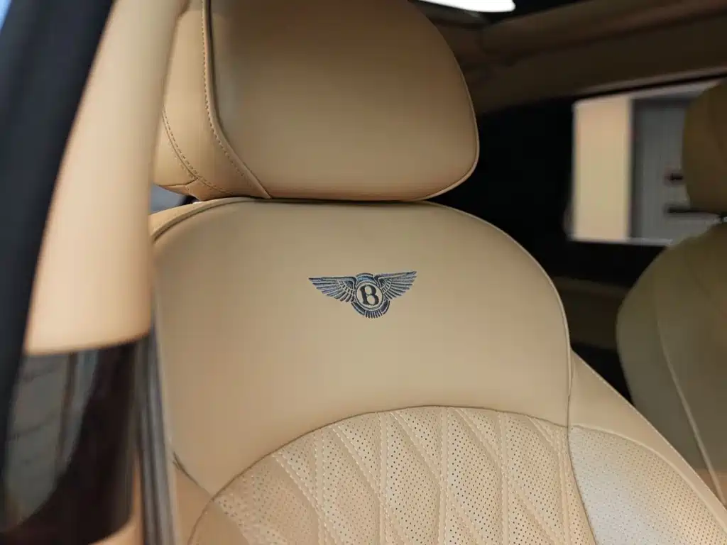 Bentley Mulsanne 2017 — фото 15