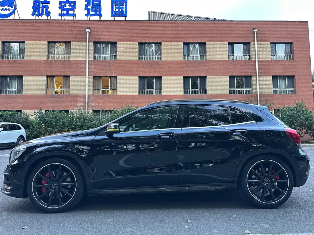 Mercedes-Benz GLA AMG 2015 — фото 8