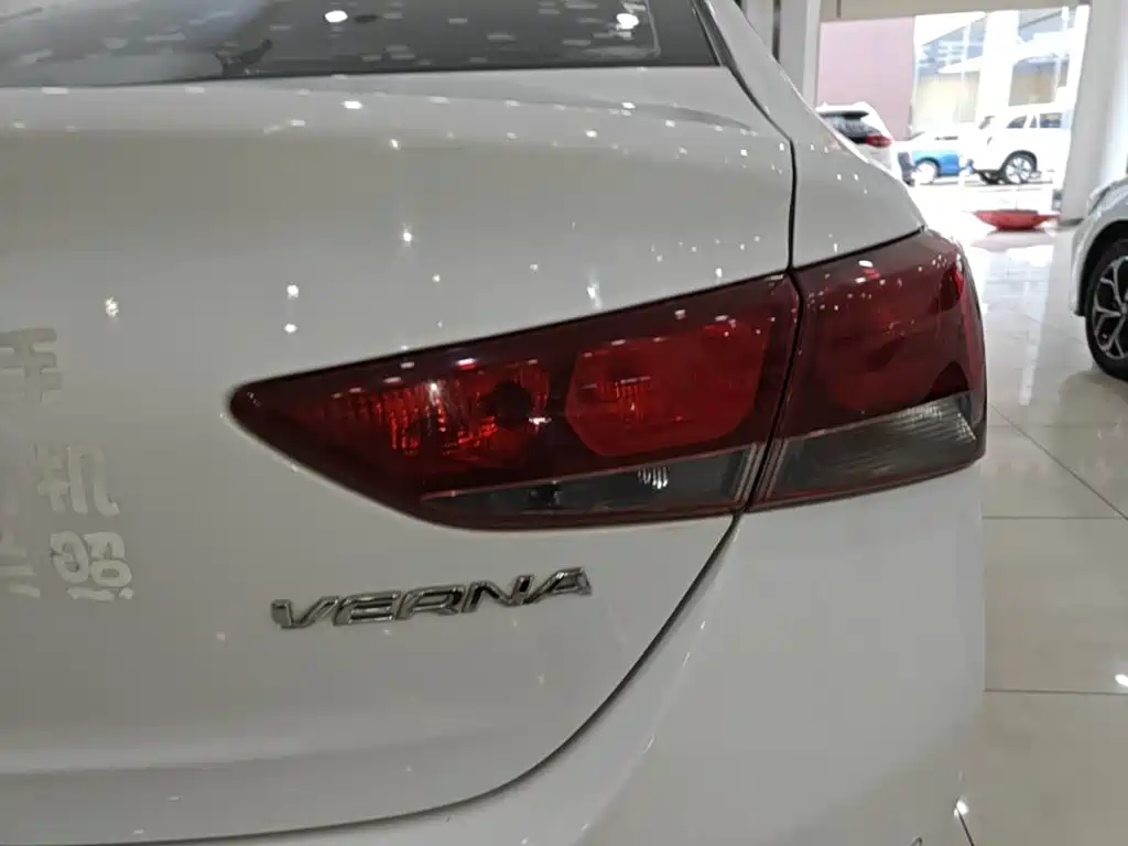 Hyundai Verna 2019 — фото 8