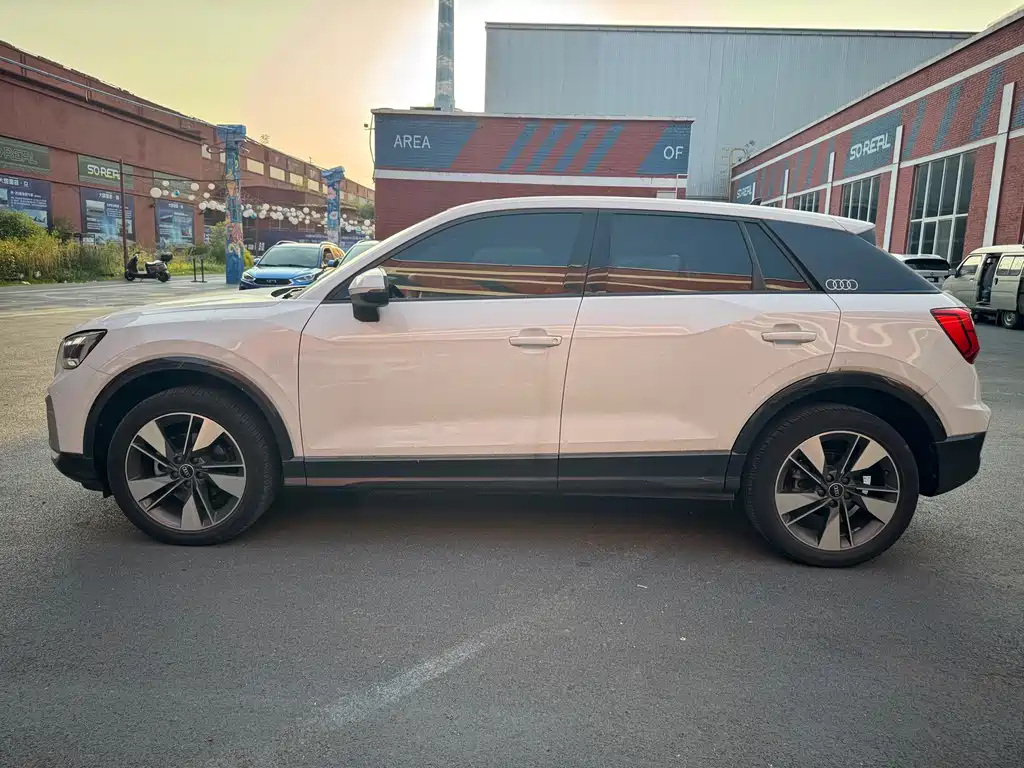 Audi Q2L 2022