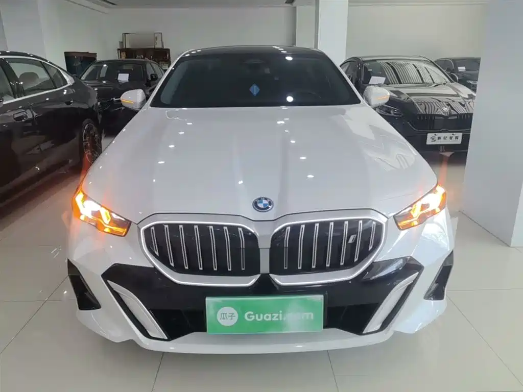 BMW i5 2025 — фото 3