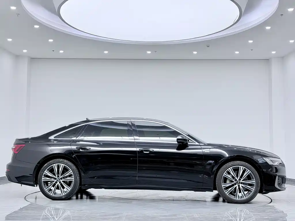 Audi A6L 2022
