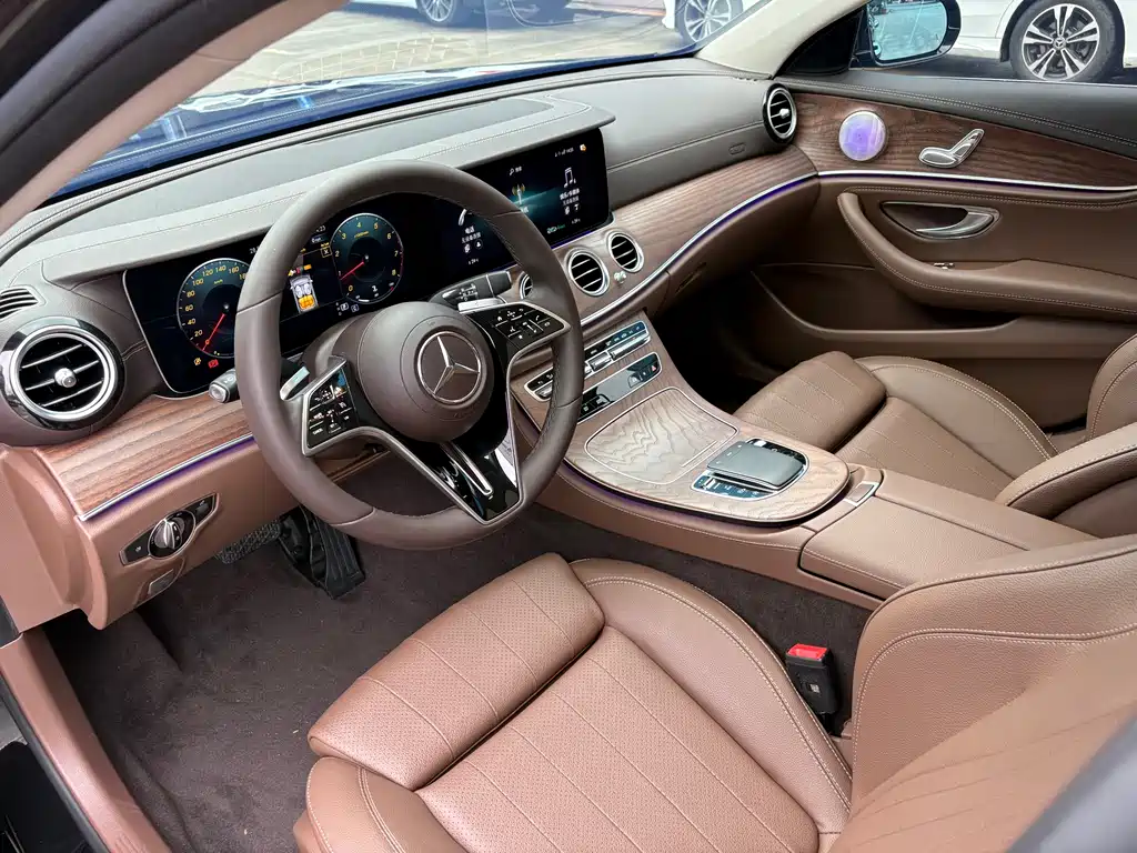 Mercedes-Benz E-Class 2023 — фото 10