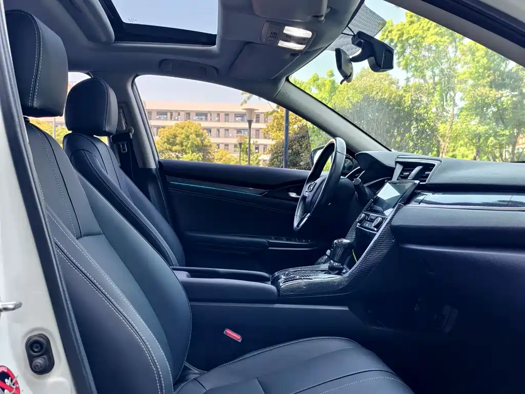Honda Civic 2017 — фото 13