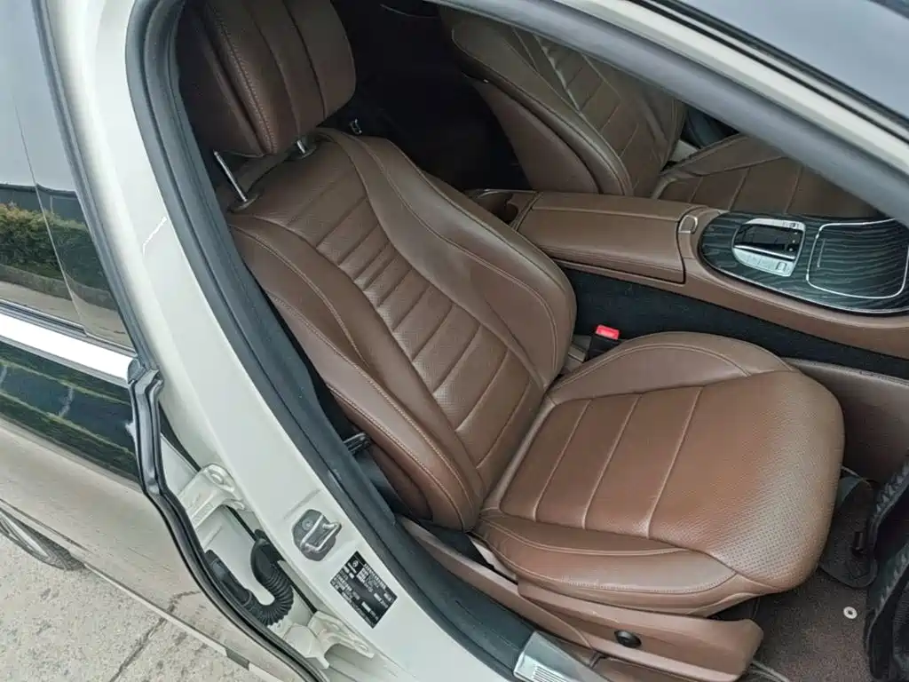 Mercedes-Benz E-Class 2019 — фото 25