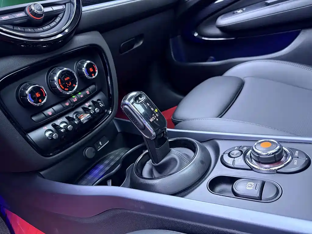 MINI Clubman 2021 — фото 14